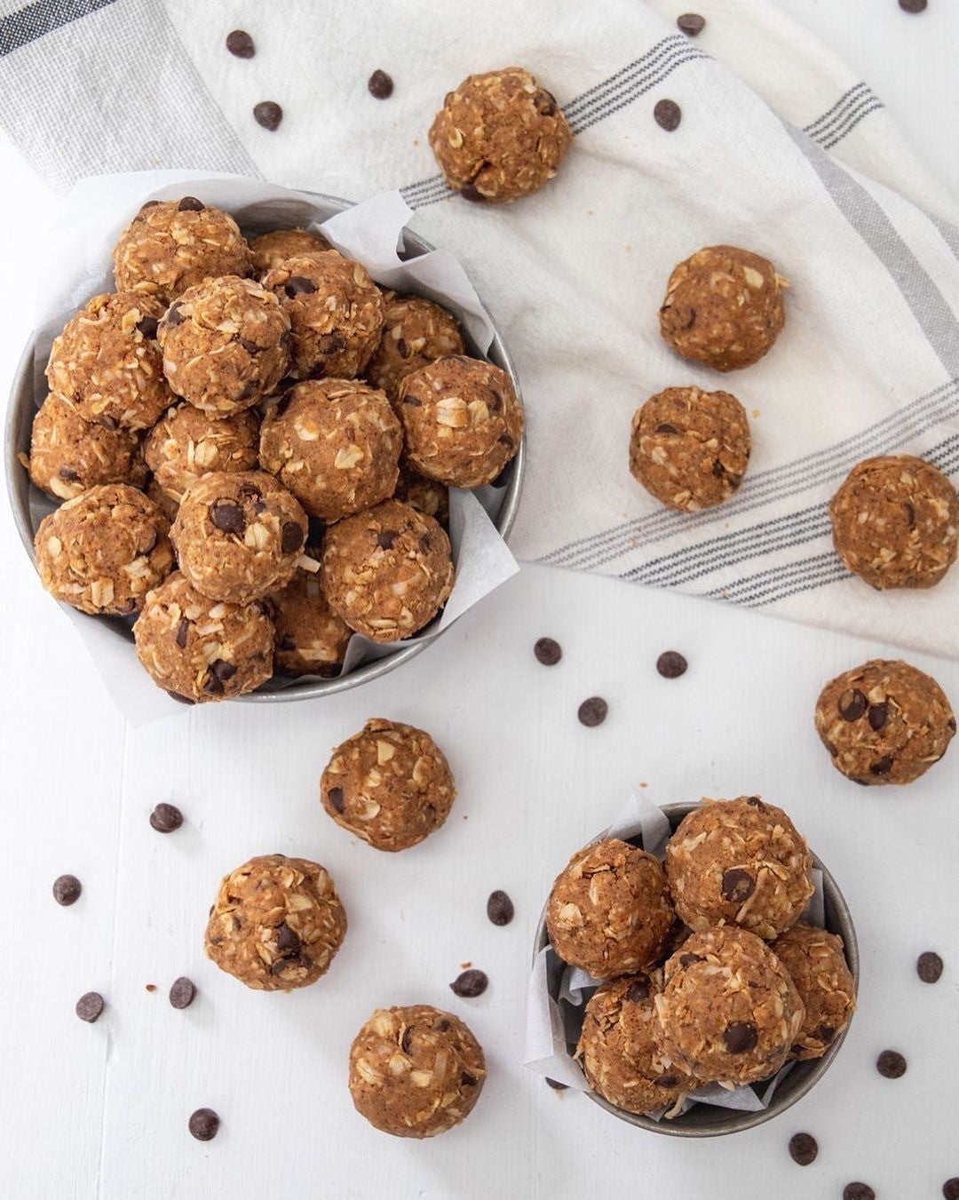 Oatmeal Chocolate Chip Balls with Flaxseed and Coconut Sugar