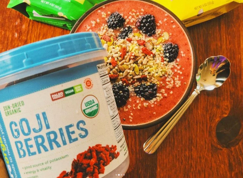Sweet Blackberry Bowl with Goji Berries