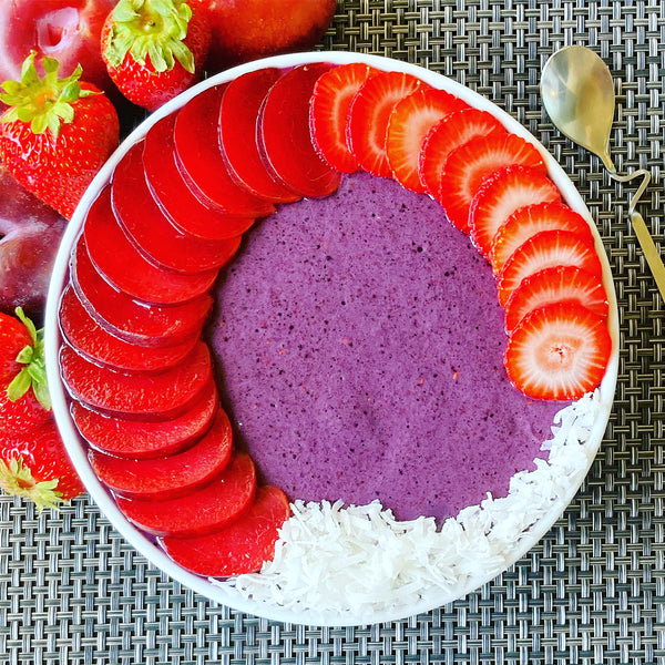 Mixed Berry Protein Smoothie Bowl with Flaxseed – BareOrganics.com