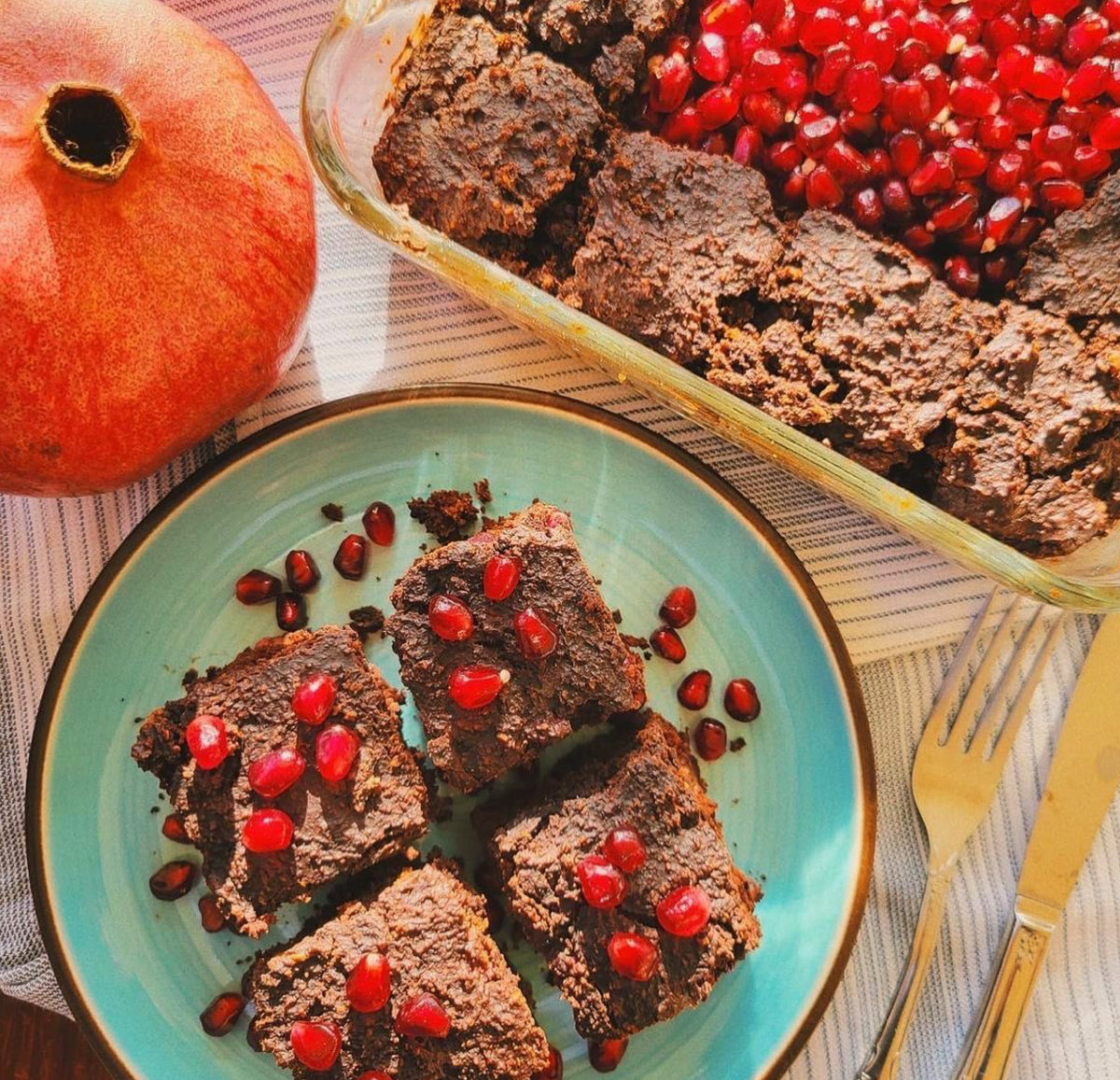Juicy Pomegranate Brownie with Cacao