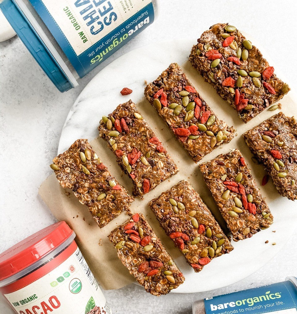 Healthy Granola Bars with Chia Seeds, Cacao and Goji Berries